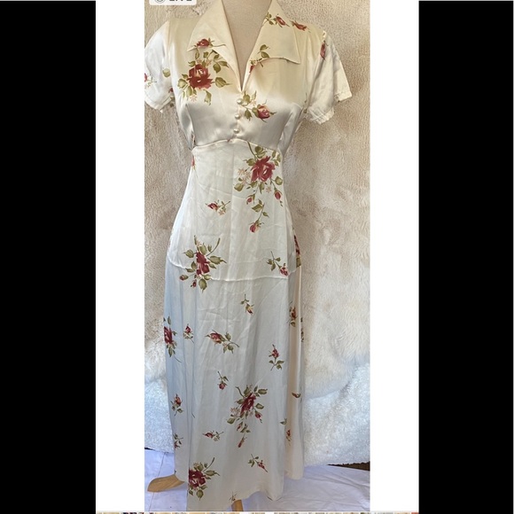 VINTAGE long dress with roses - Picture 4 of 8
